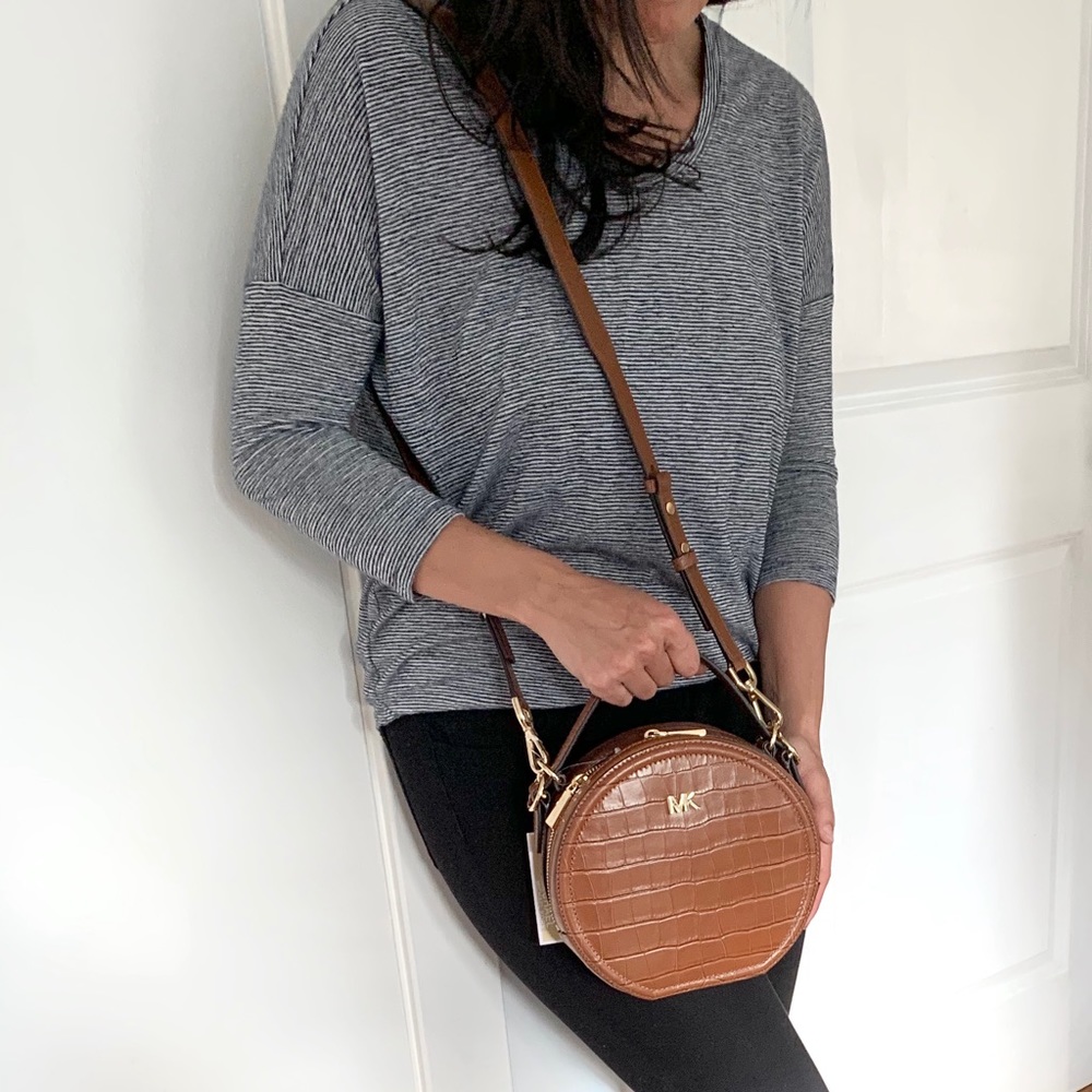 NWT authentic MK croc leather canteen crossbody - Picture 4 of 9